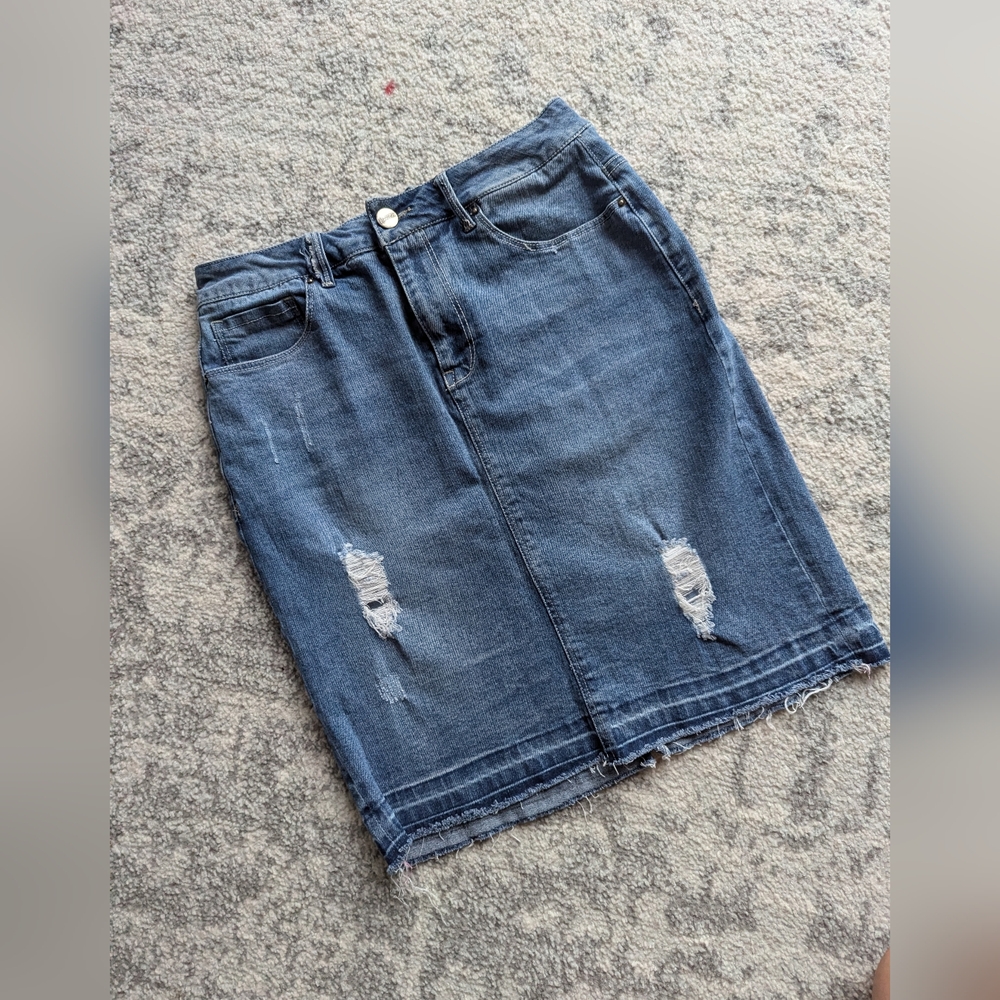 Nanette Lepore jean denim skirt women's size 6 distressed frayed hem destroyed